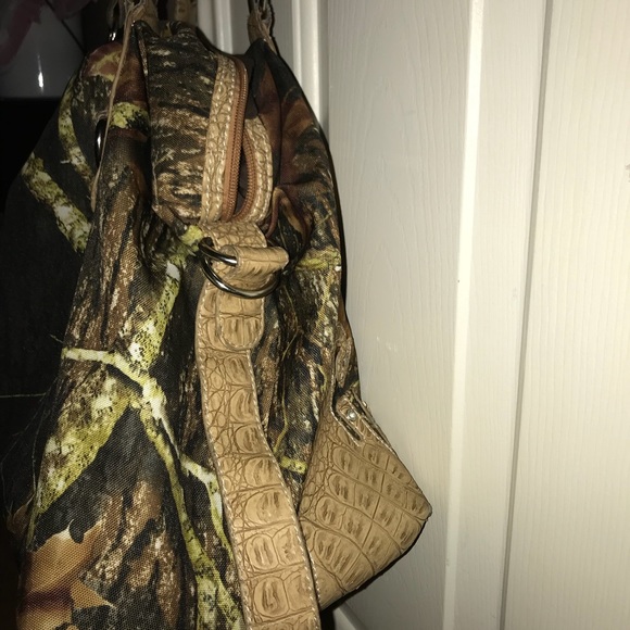 Overnight bag with cross embellishments - Picture 5 of 7